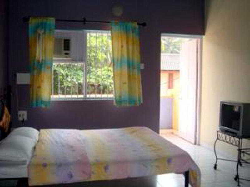 Libton Manor 2*